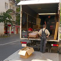 rm6 man and van marks gate